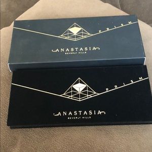 Prism 🎆 Anastasia palette